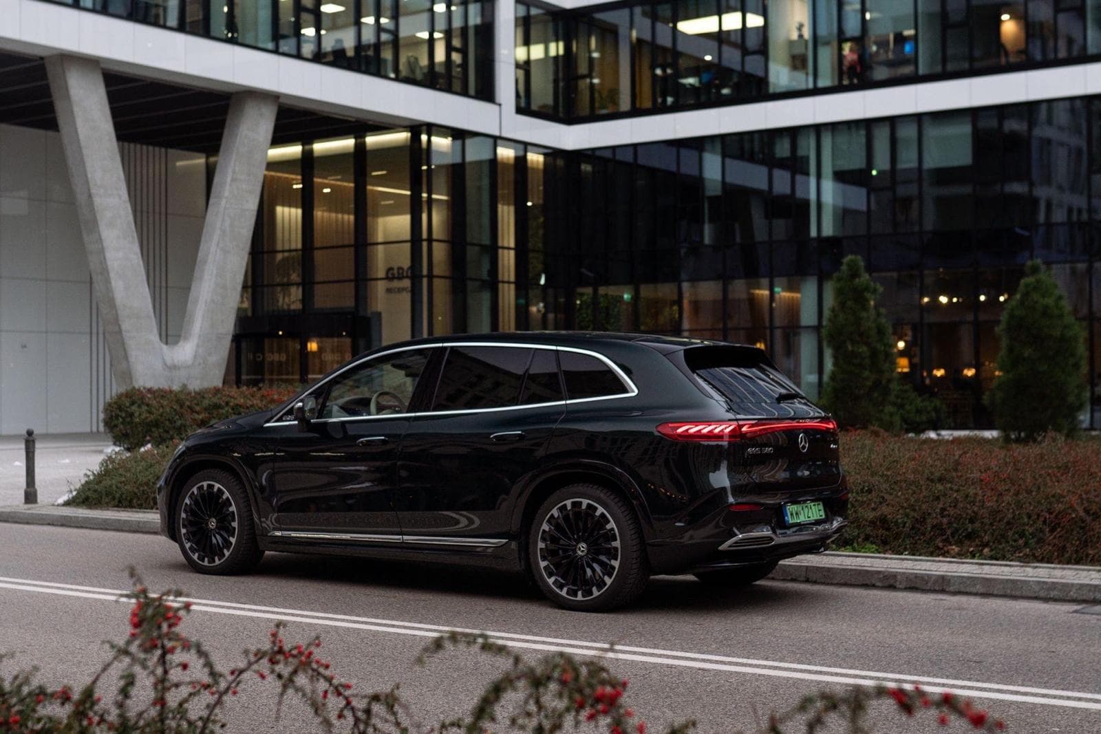 EQS SUV driving through the city