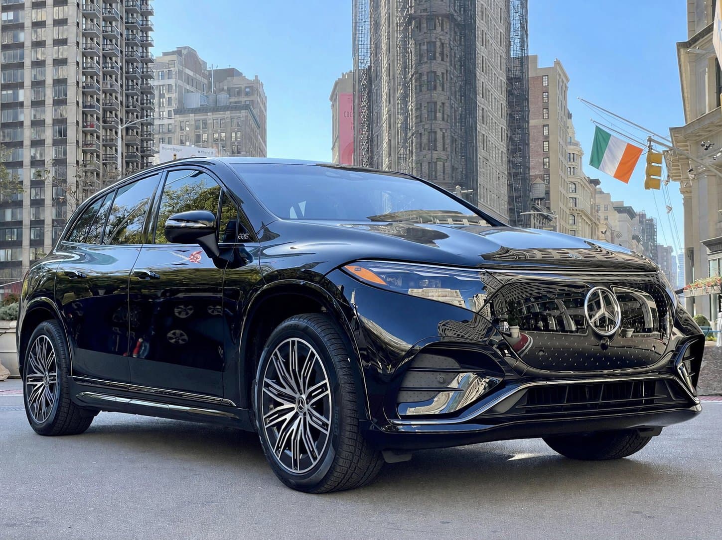 Mercedes-Benz EQS SUV, MR Luxury Chauffeur